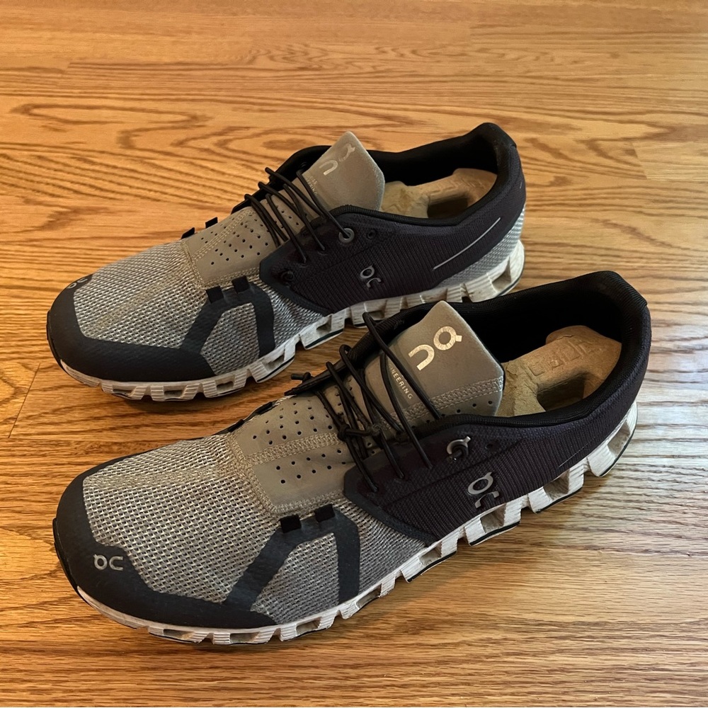 On Cloud Black & Grey slip on Running Shoes Men's Size 12.5